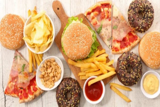 Bé 5 tuổi béo phì có nên giảm ăn, bỏ bữa sáng không?